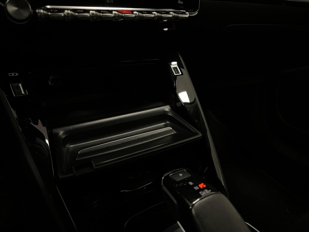 Peugeot e-2008