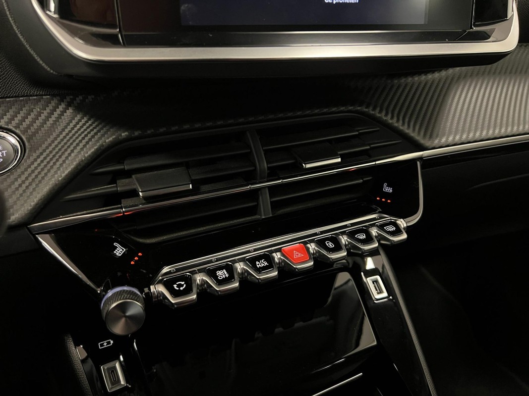 Peugeot e-2008