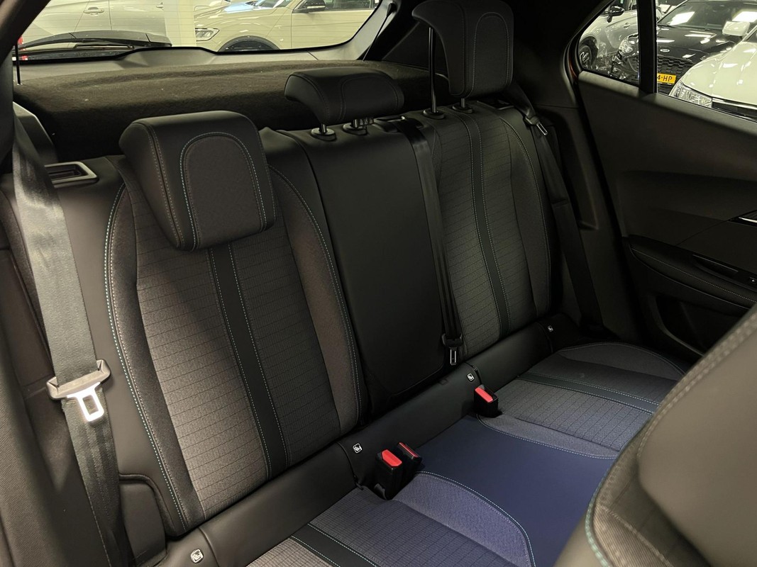 Peugeot e-2008