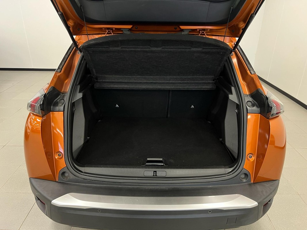 Peugeot e-2008