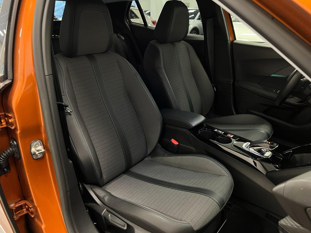Peugeot e-2008