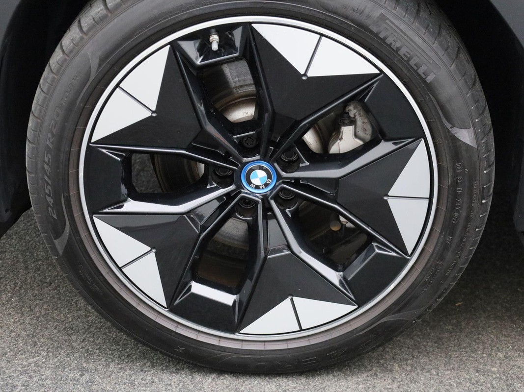 BMW iX3