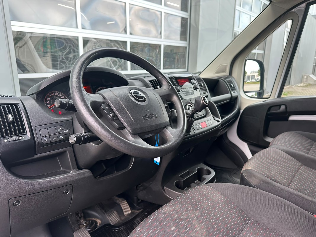 Opel Movano