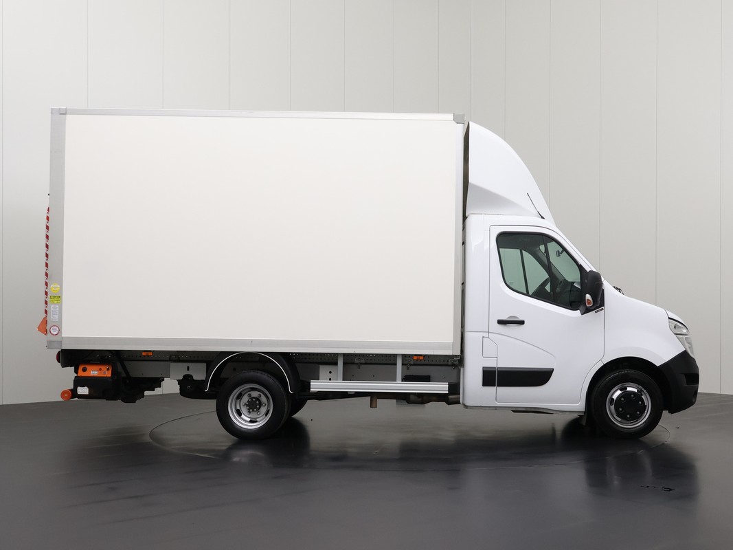 Nissan Interstar