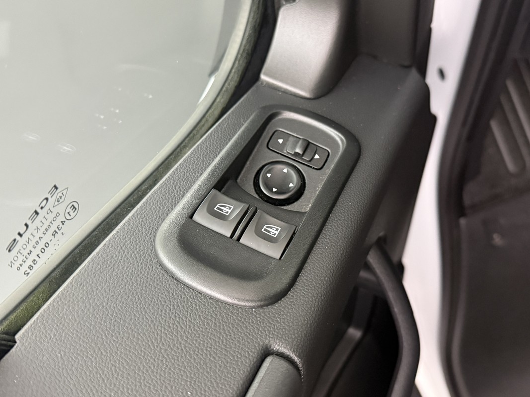 Nissan Interstar