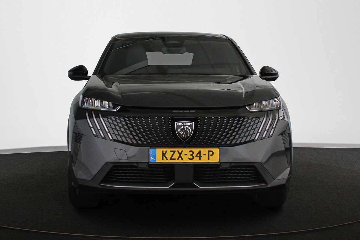 Peugeot e-3008