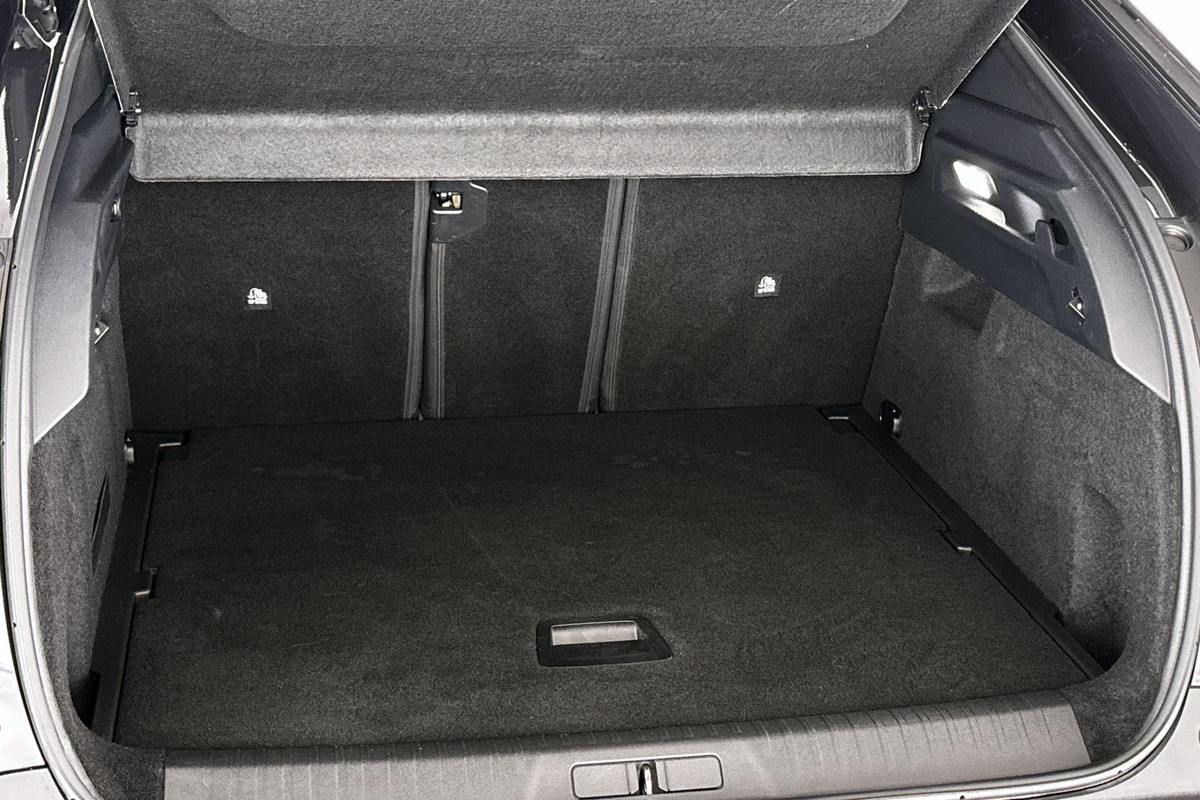 Peugeot e-3008