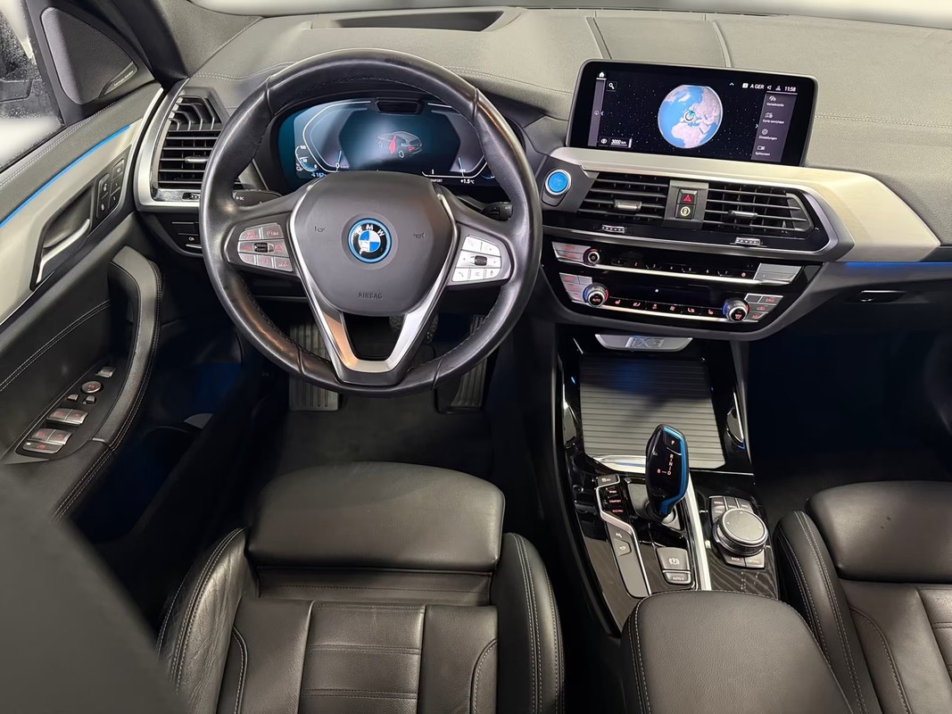 BMW iX3