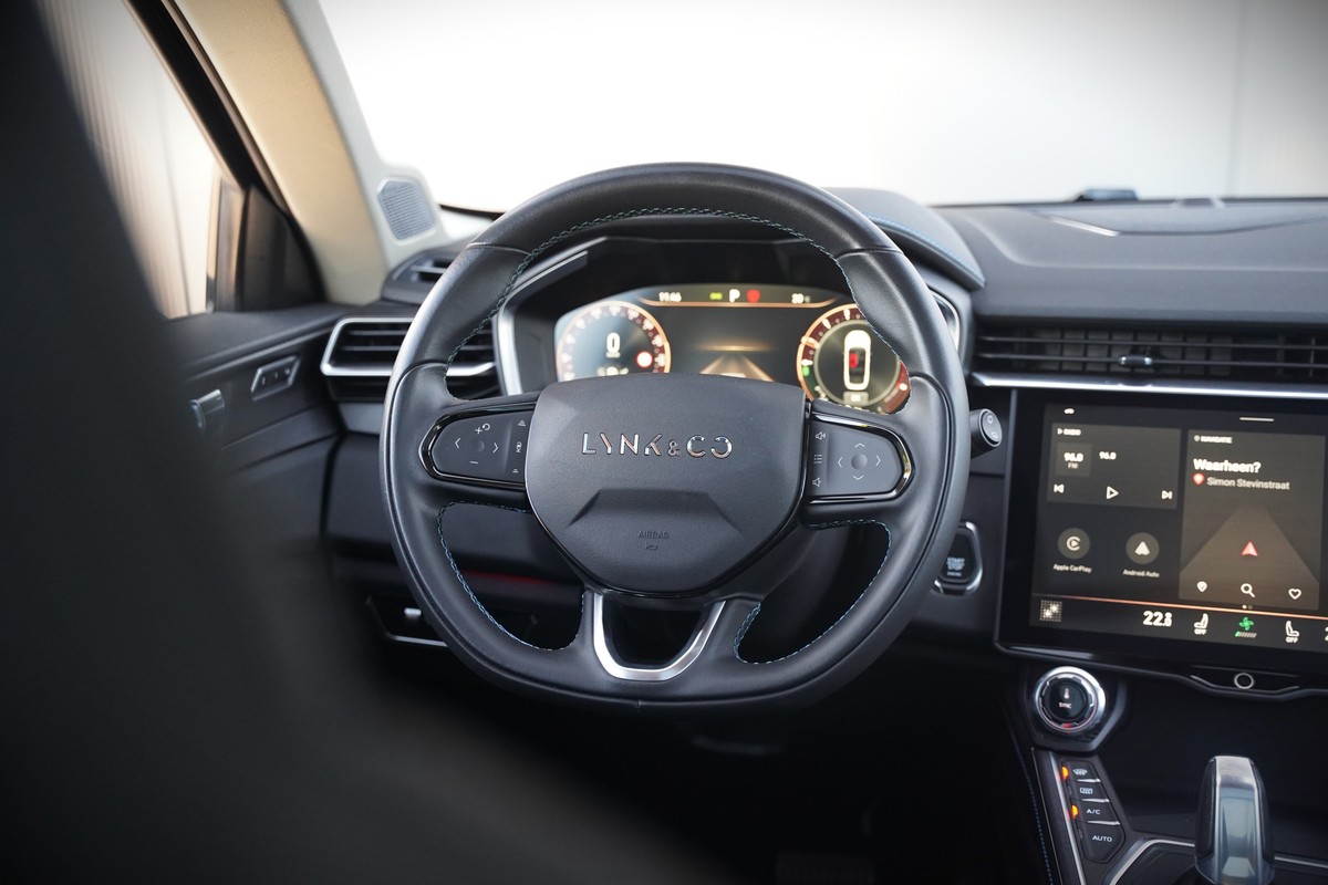 Lynk & Co 01
