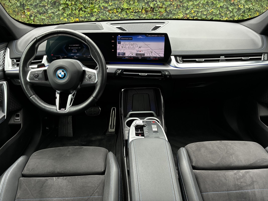 BMW iX1