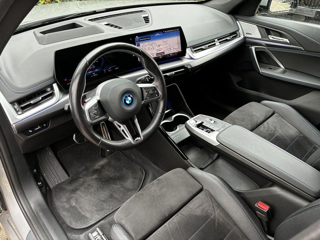 BMW iX1