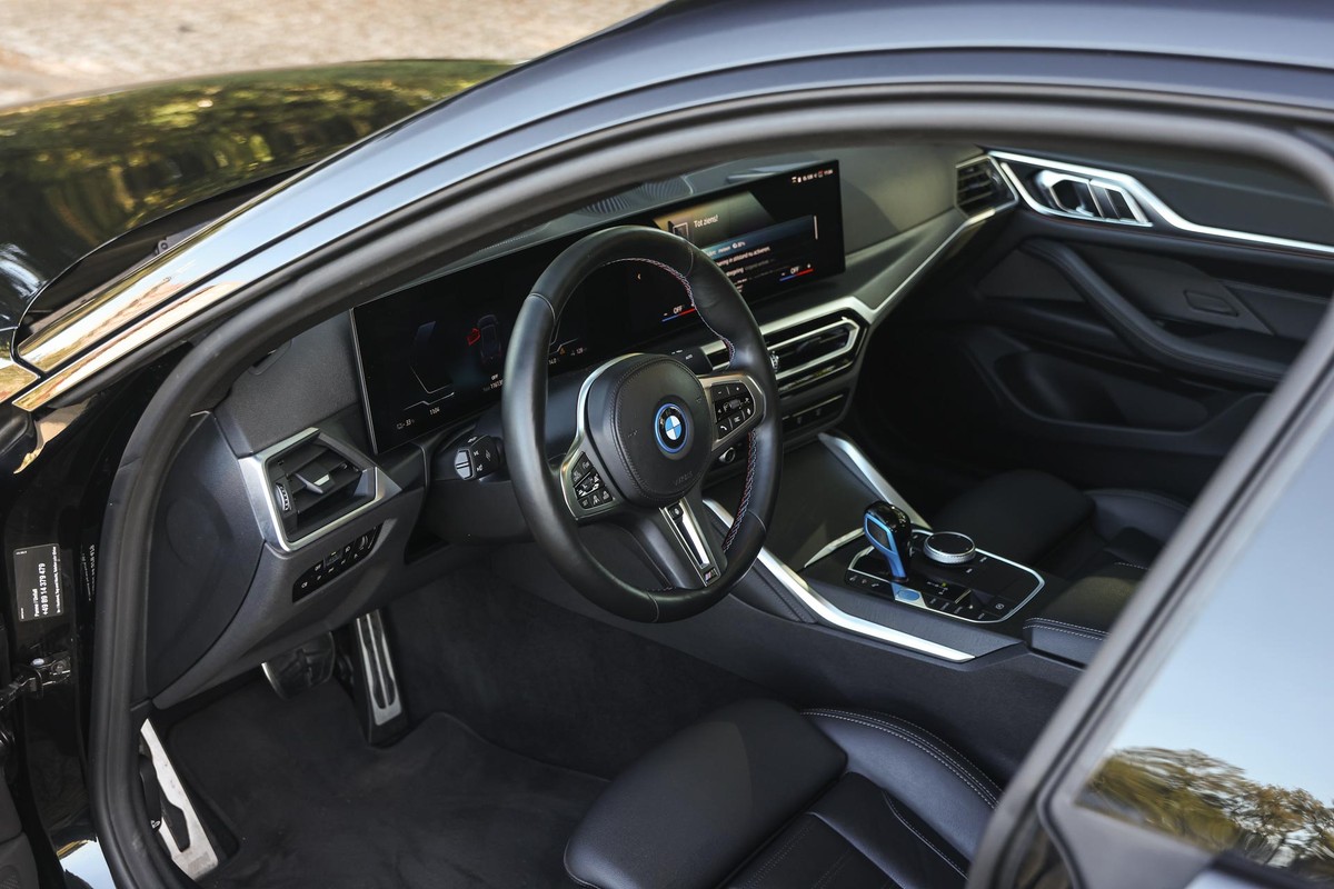 BMW i4