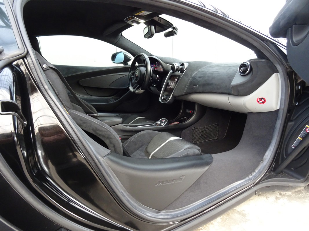 McLaren 570S