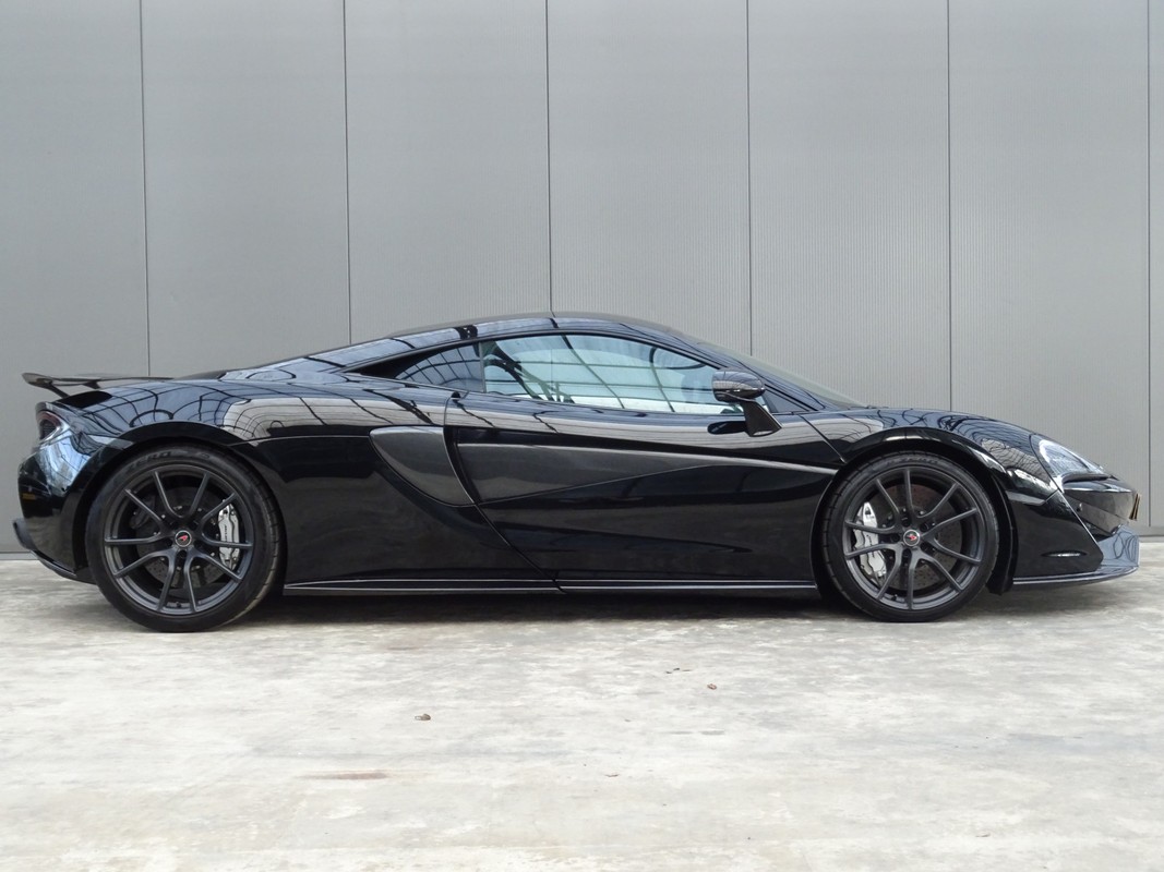 McLaren 570S