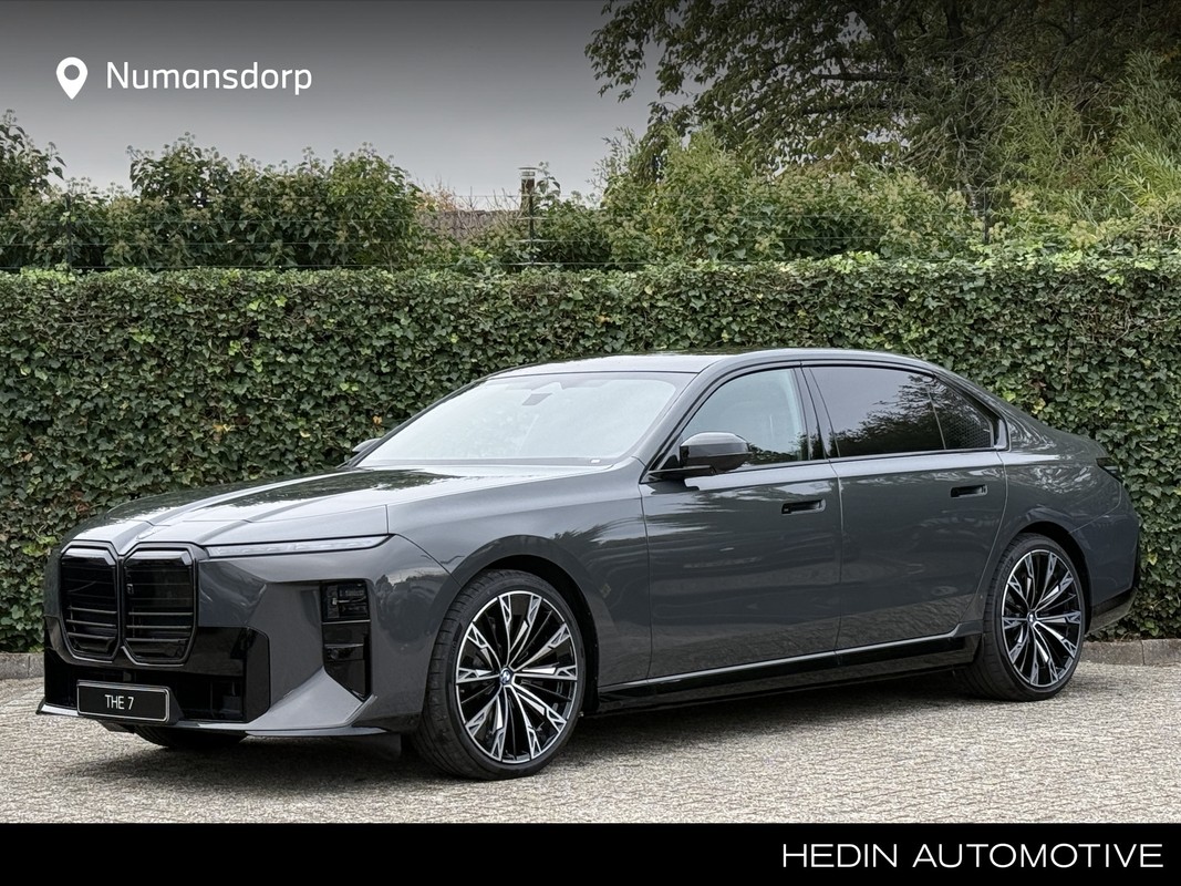 BMW i7