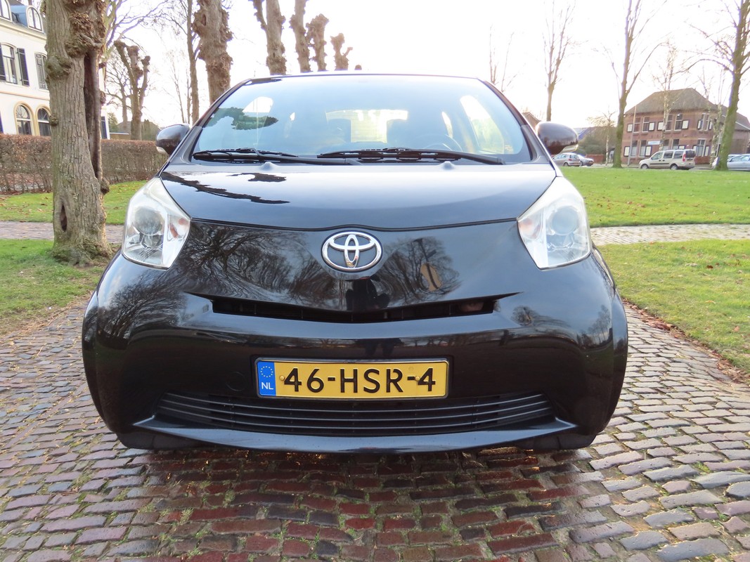 Toyota iQ