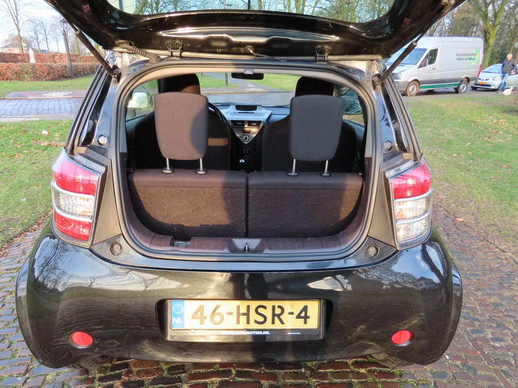 Toyota iQ