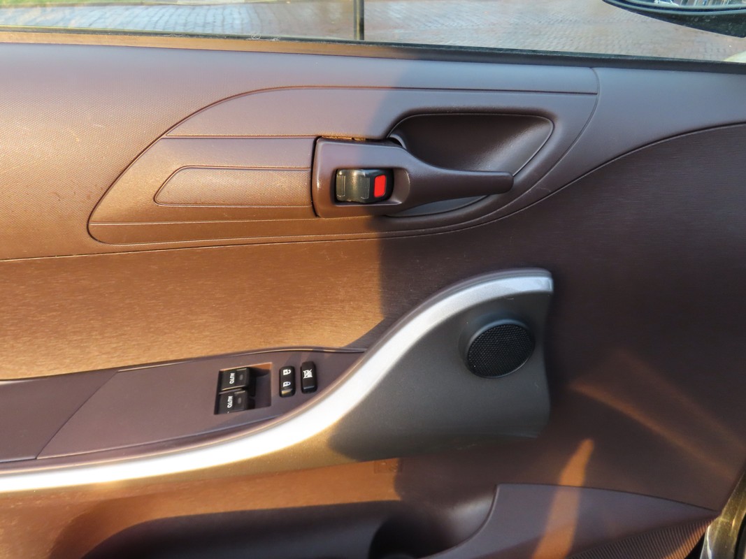 Toyota iQ