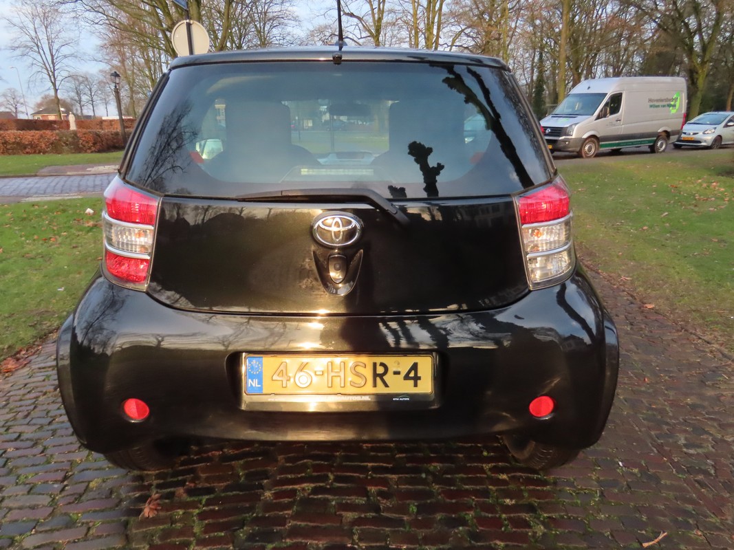 Toyota iQ