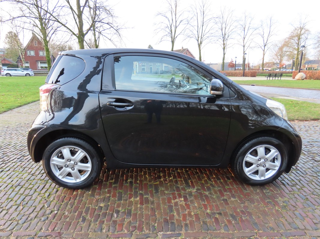 Toyota iQ