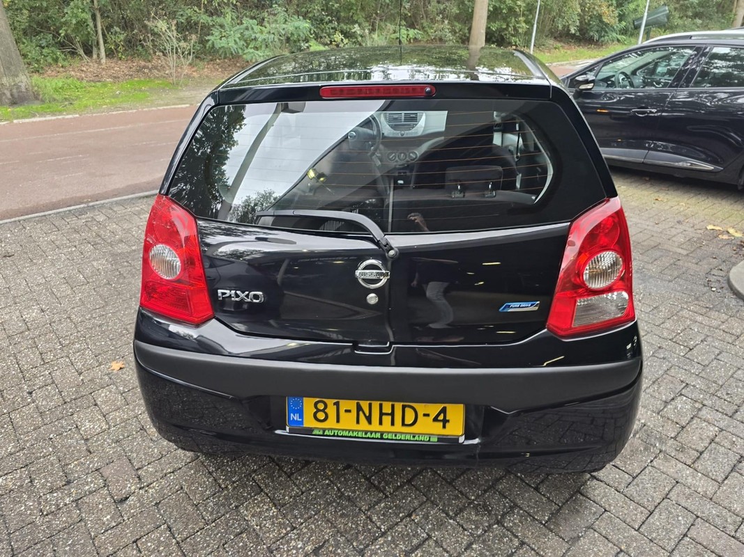 Nissan Pixo