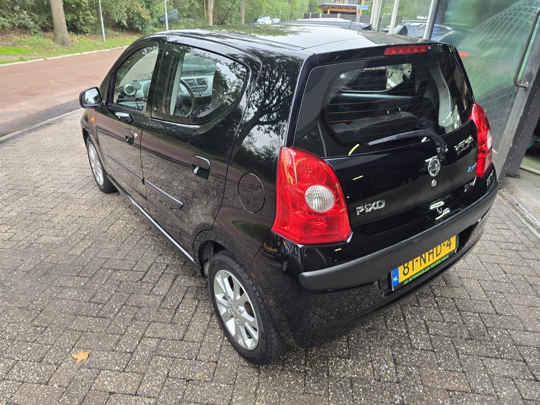 Nissan Pixo