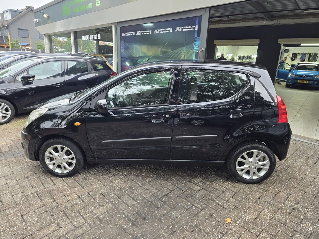 Nissan Pixo