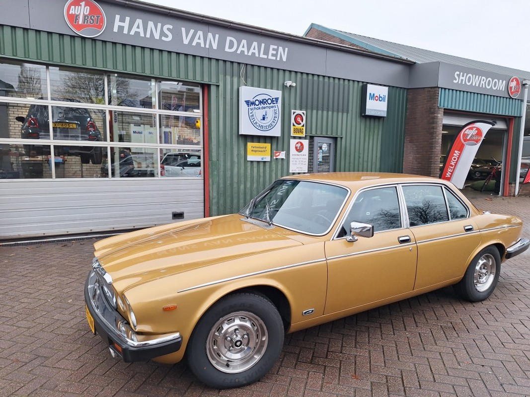 Jaguar XJ
