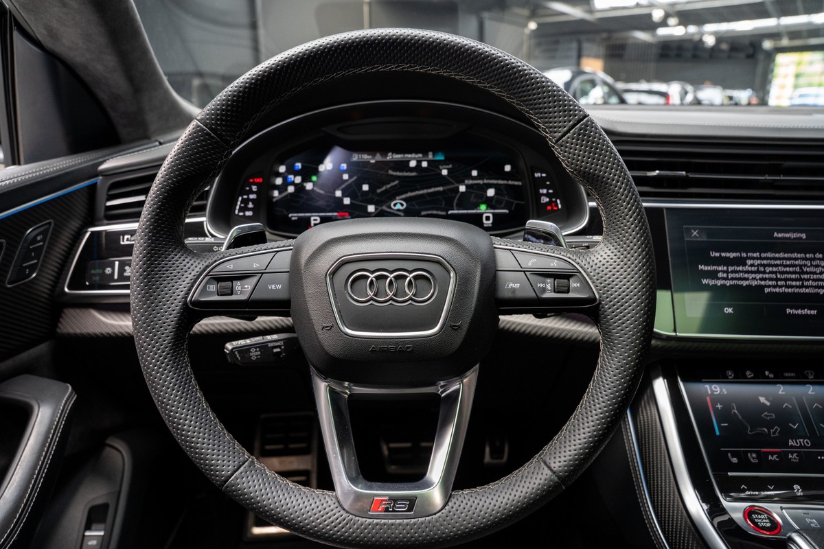 Audi RSQ8