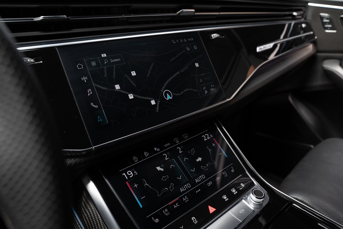 Audi RSQ8