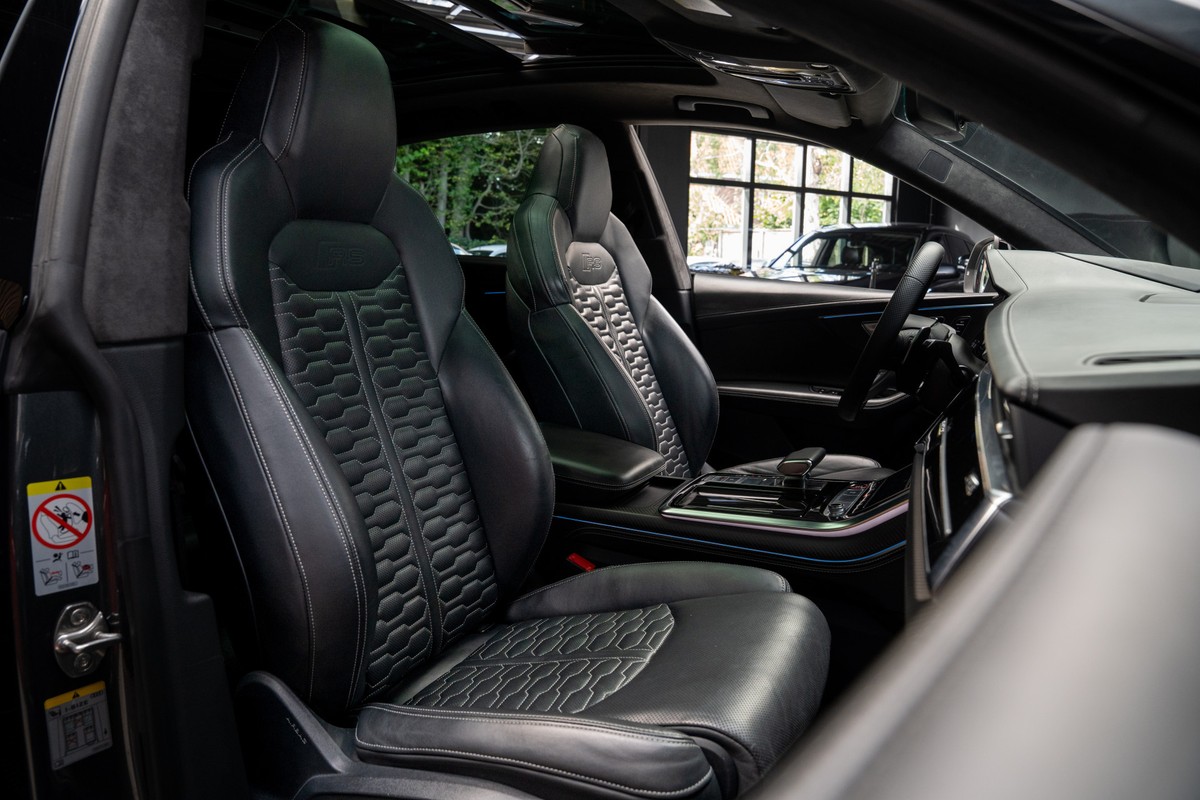 Audi RSQ8
