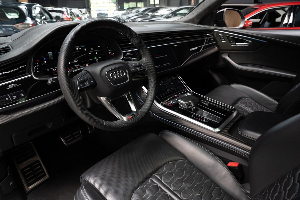 Audi RSQ8