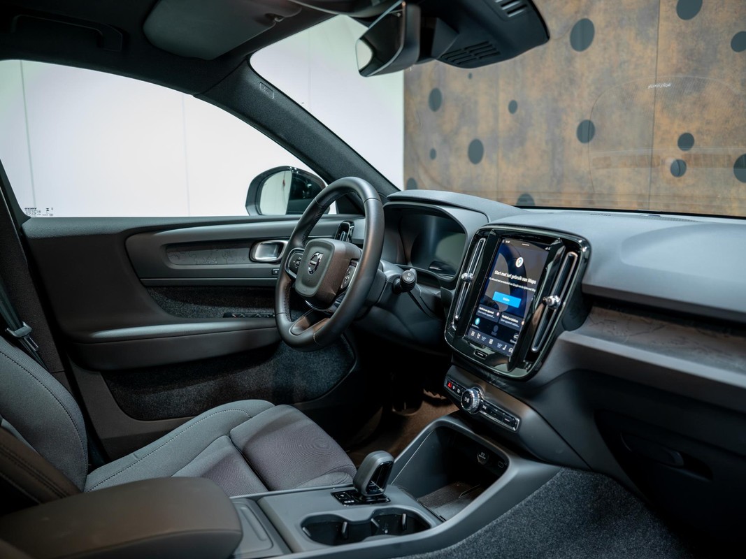 Volvo EX40