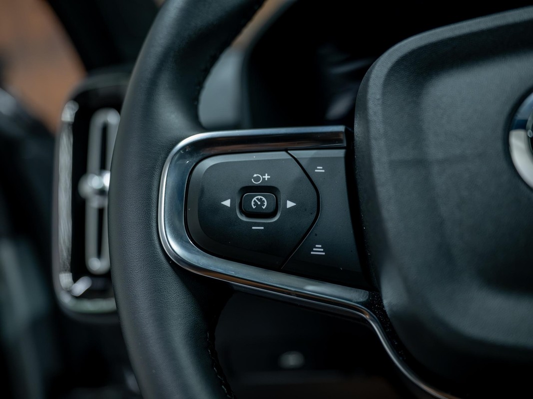 Volvo EX40