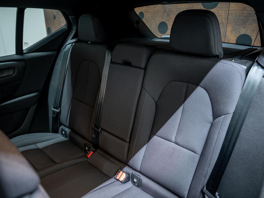 Volvo EX40