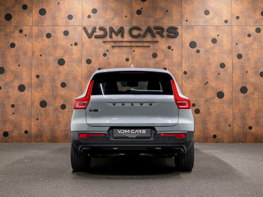 Volvo EX40