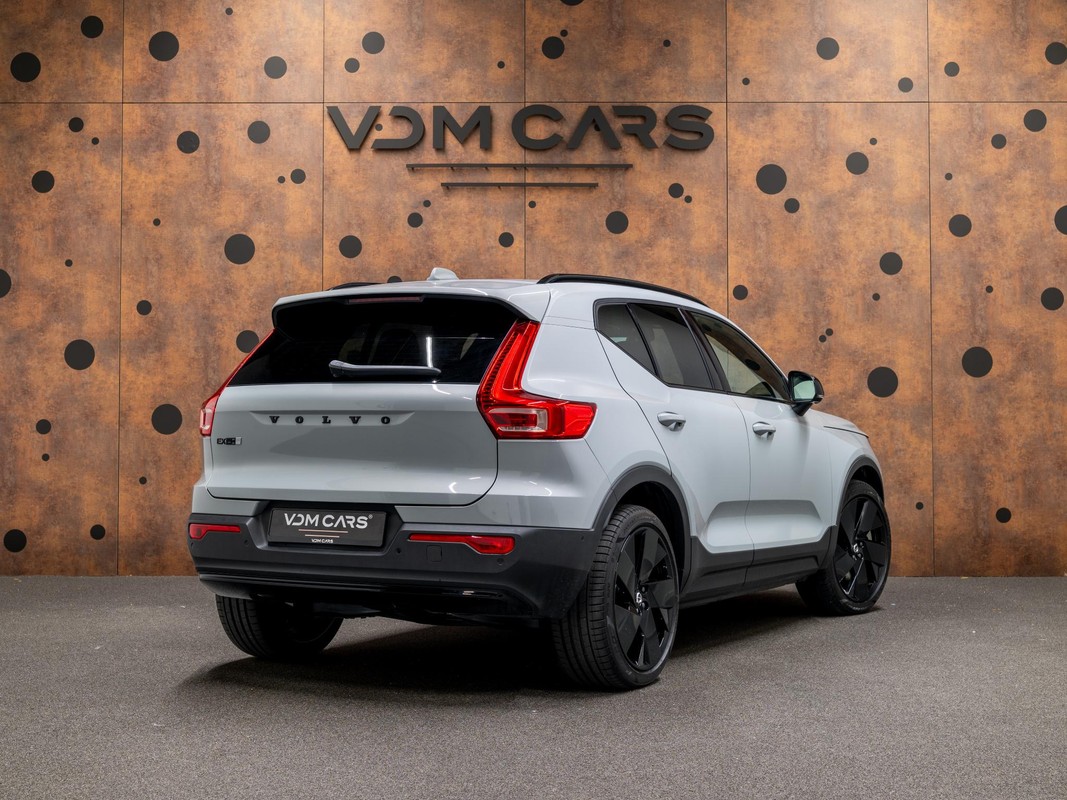 Volvo EX40