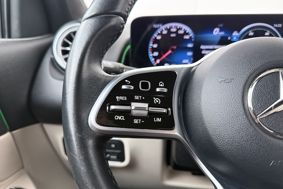 Mercedes-Benz EQB
