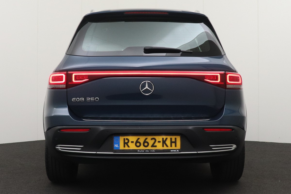 Mercedes-Benz EQB