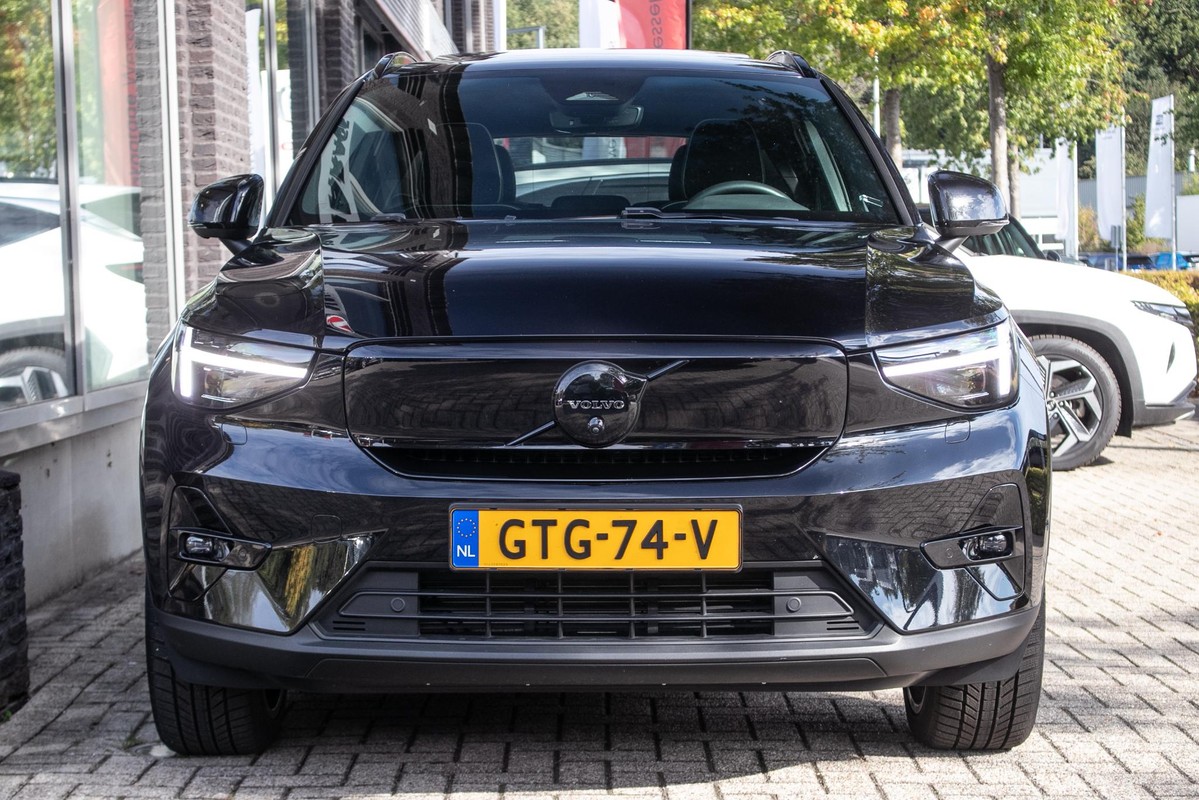 Volvo EX40