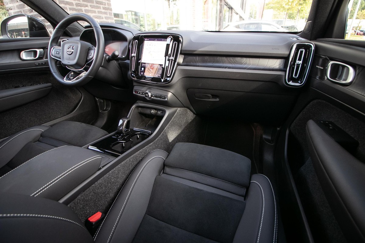 Volvo EX40