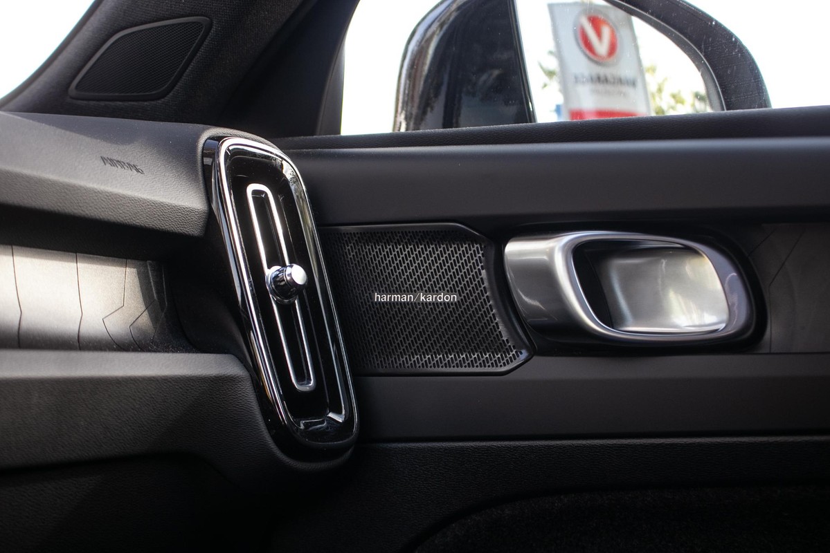 Volvo EX40