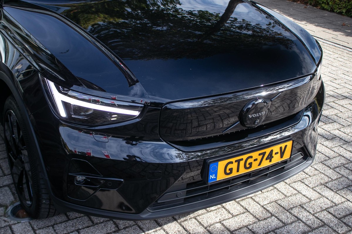 Volvo EX40