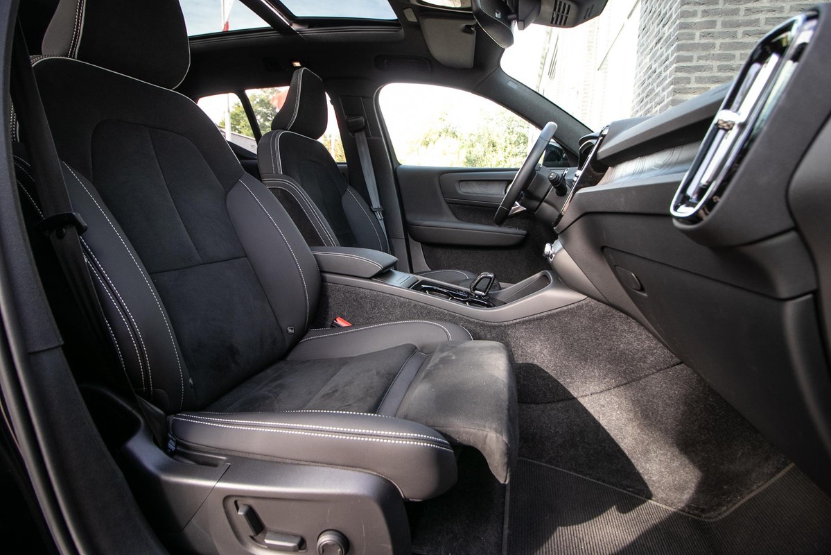 Volvo EX40