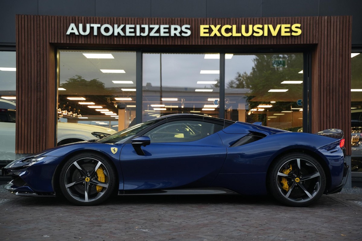 Ferrari SF90 Spider