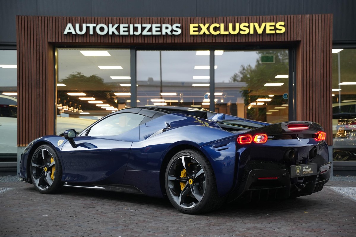Ferrari SF90 Spider