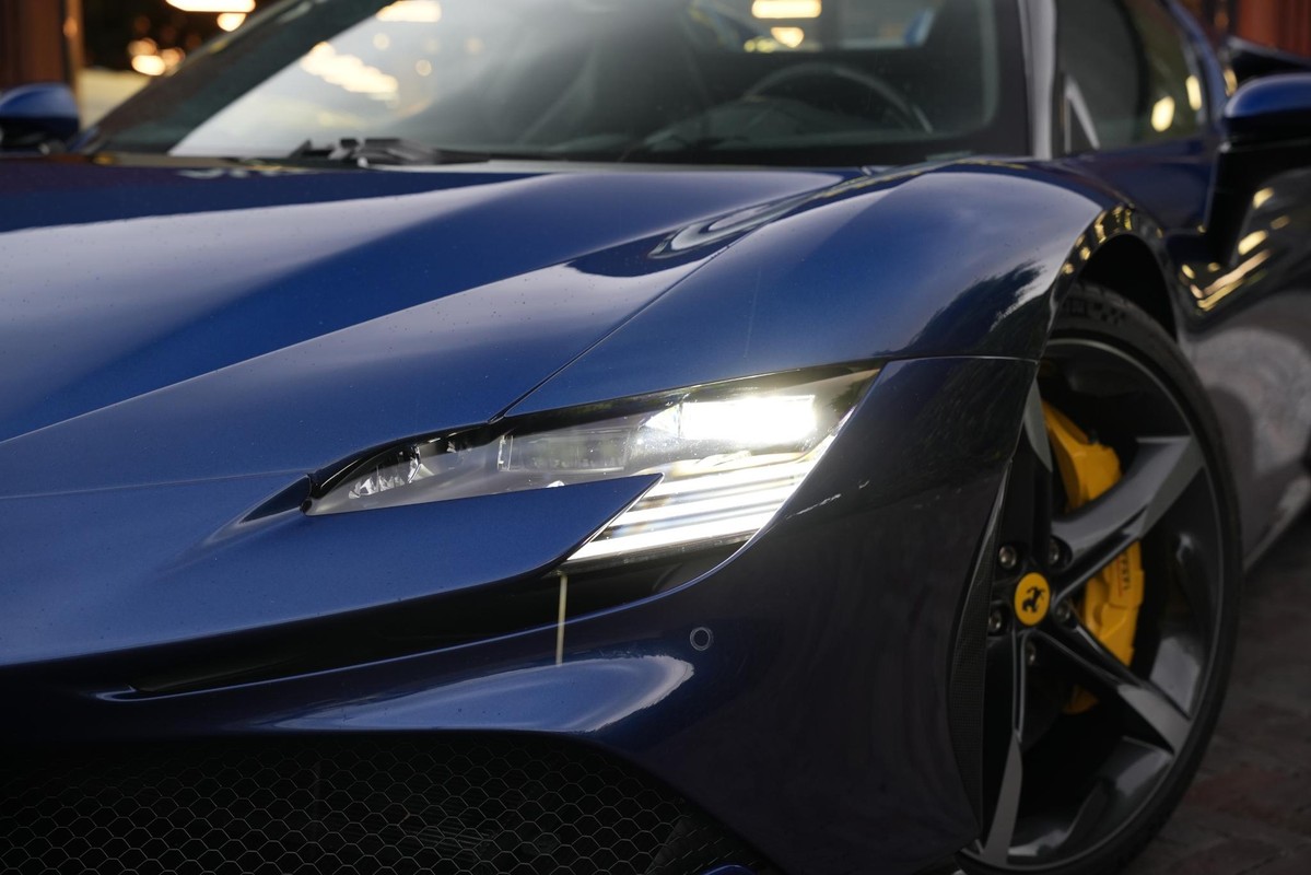 Ferrari SF90 Spider