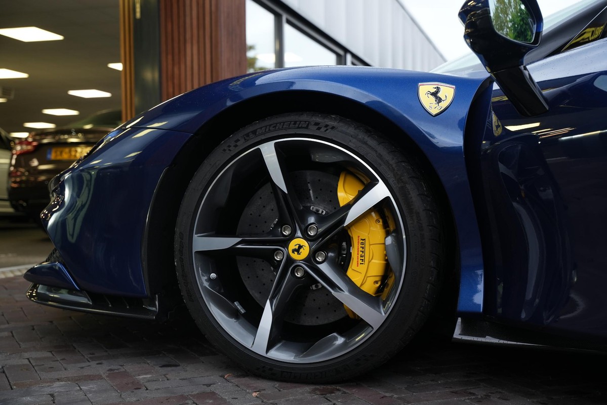 Ferrari SF90 Spider