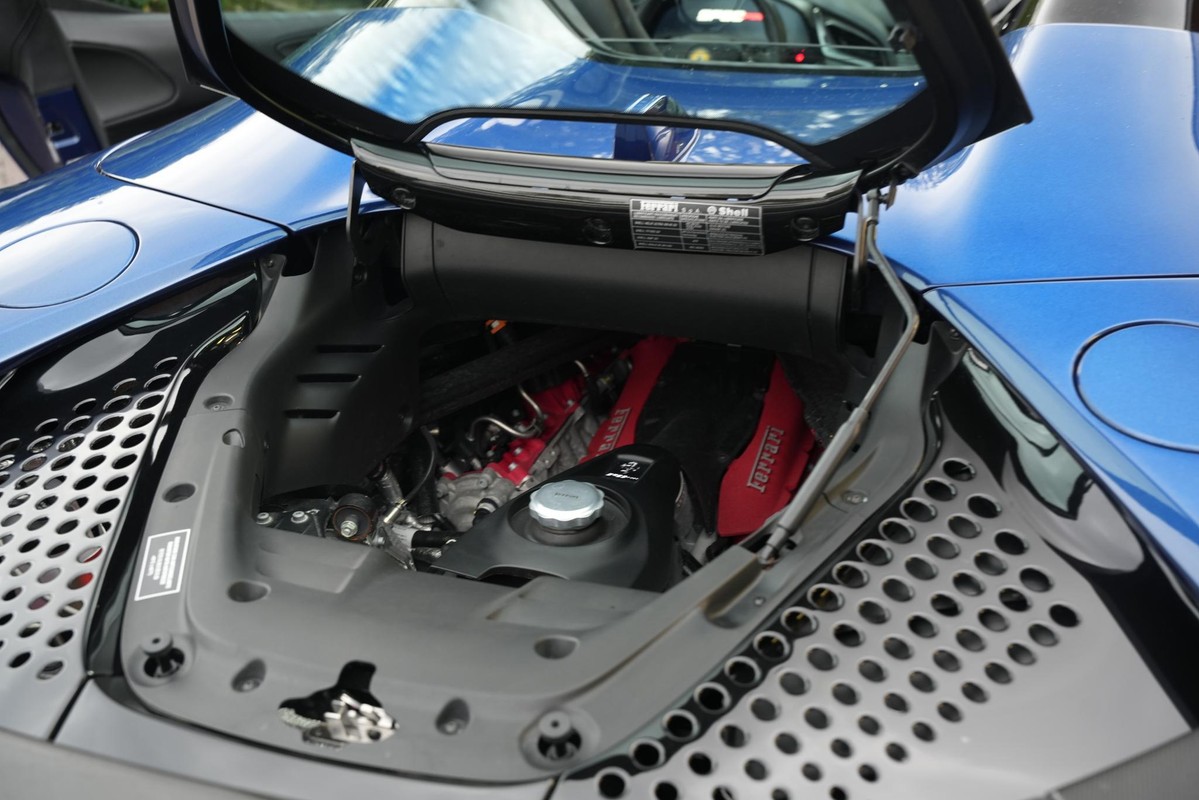 Ferrari SF90 Spider