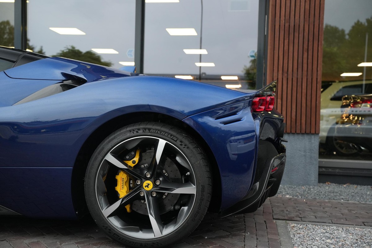Ferrari SF90 Spider
